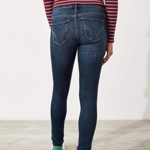 Hollister LowRise Super Skinny Jeans size 00 Short